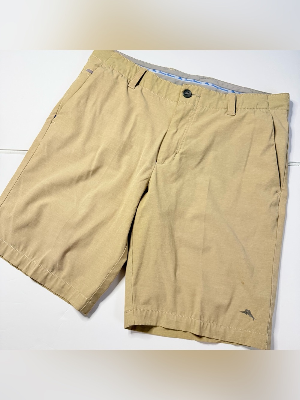 Tommy Bahama men’s 10” shorts golf size 32